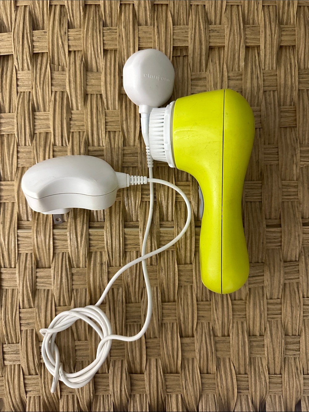 Clarisonic Facial Cleansing Brush with Charger and Brush Head